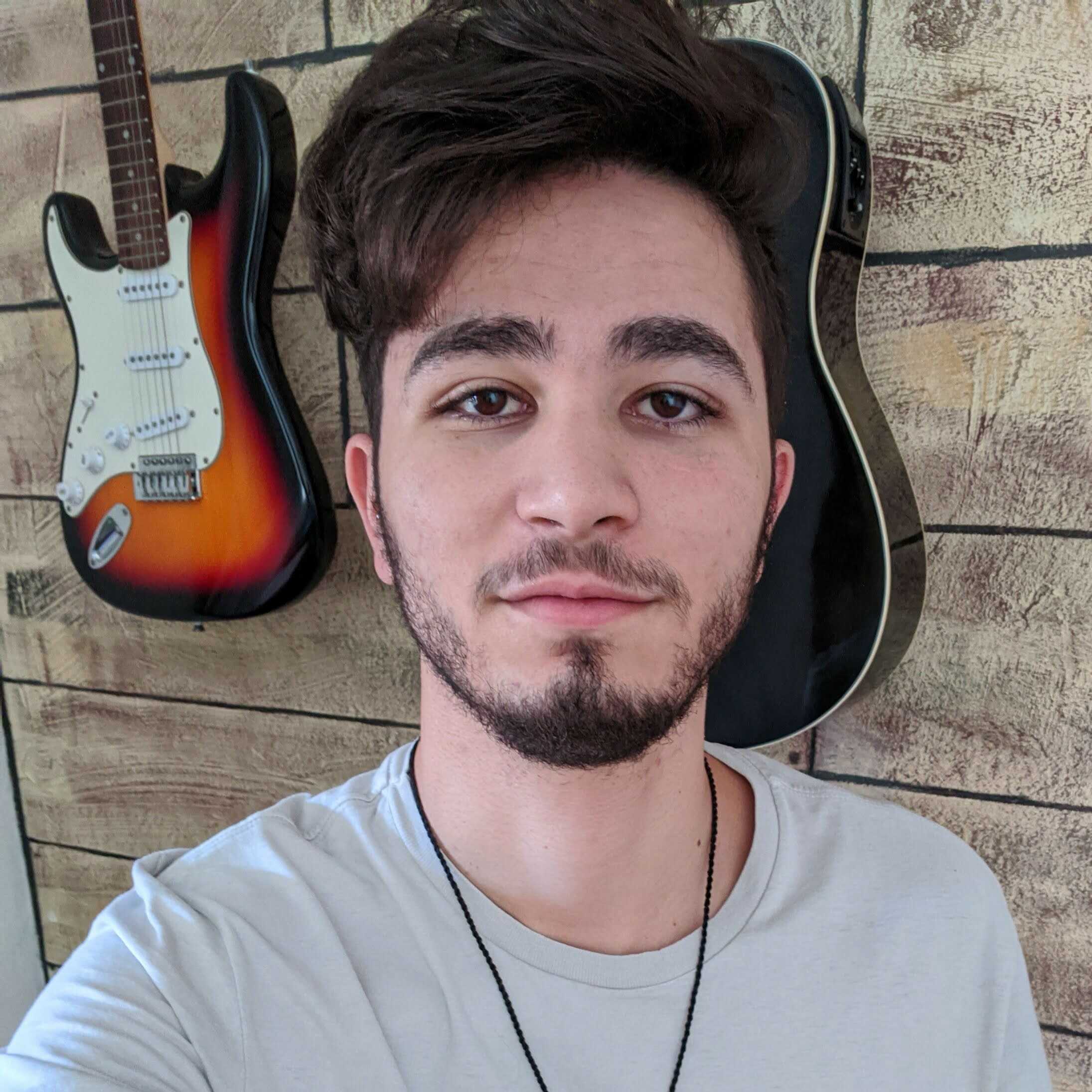 Este é o Maurício criador da página